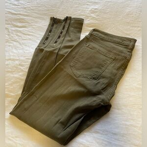 GENETIC DENIM ZIP SKINNY JEANS. Military Color. Size 27.
